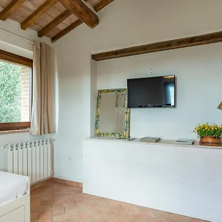 Casale 6, Emma * Montegiovi